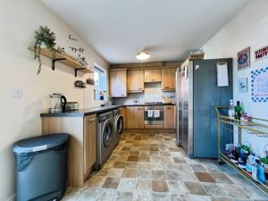 Kitchen Diner- click for photo gallery